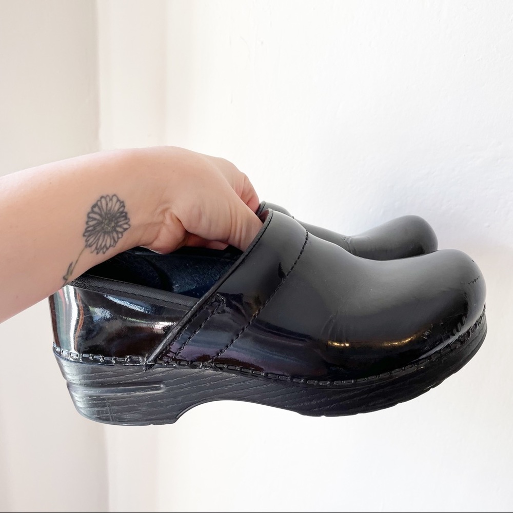 Dansko Professional Clogs Black Shiny Patent Leather Size 6.5